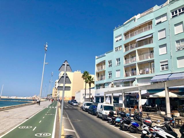 Gatu Premium Villa Isabel Terraza,Parking,1ºlinea Playa,Wifi,Vista Al Mar , Preferente Mayores De 25 Anos Y Familias Cádiz Exterior foto